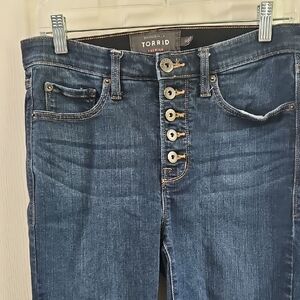 Torrid Capri Jeans Size 10